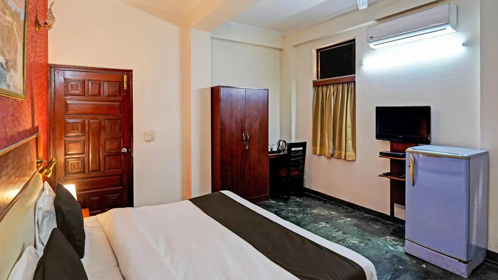 Hotel O Primero Near Aravali Biodiversity Park Gurgaon 3*,