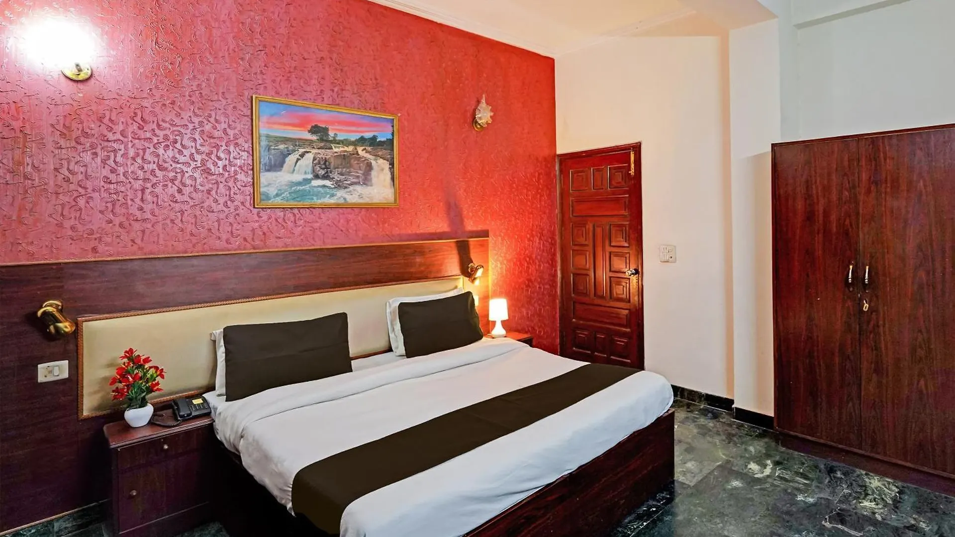 ***  Hotel O Primero Near Aravali Biodiversity Park Gurgaon India