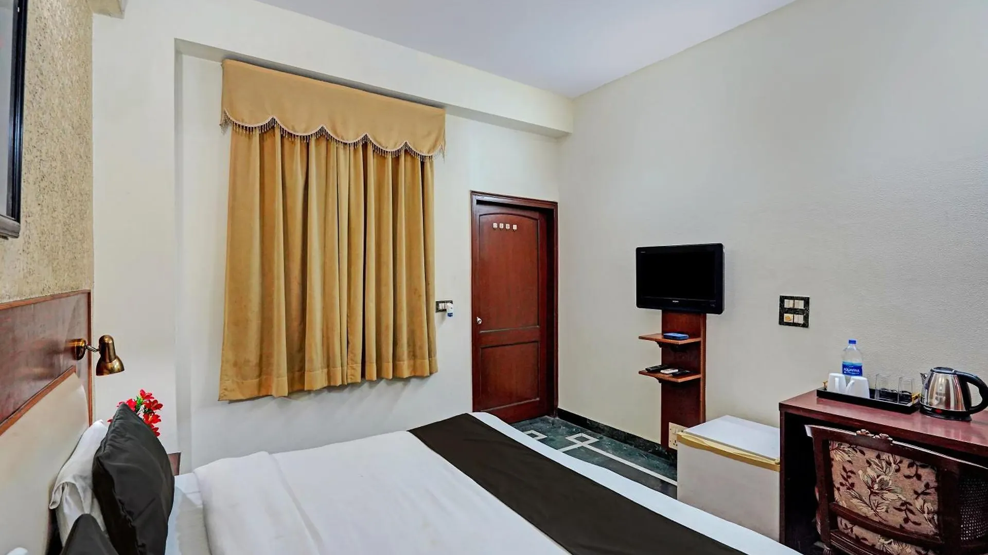 ***  Hotel O Primero Near Aravali Biodiversity Park Gurgaon India
